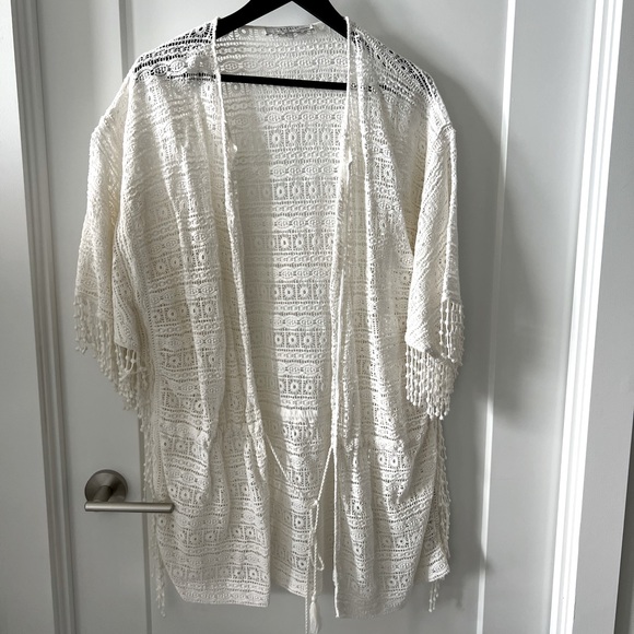 Zara- off white/cream crochet beach cover SIZE M - Picture 2 of 2